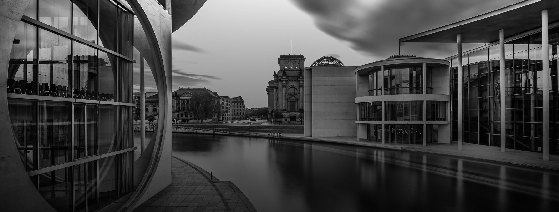imagen edificio negro